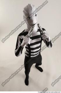 26 2019 01 JIRKA MORPHSUIT WITH TWO GUNS